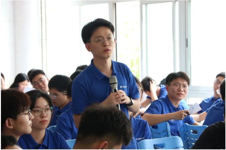 “秦皇岛新能源人才启航”培训学员提问，该培训由风电整机制造企业金风科技承办。